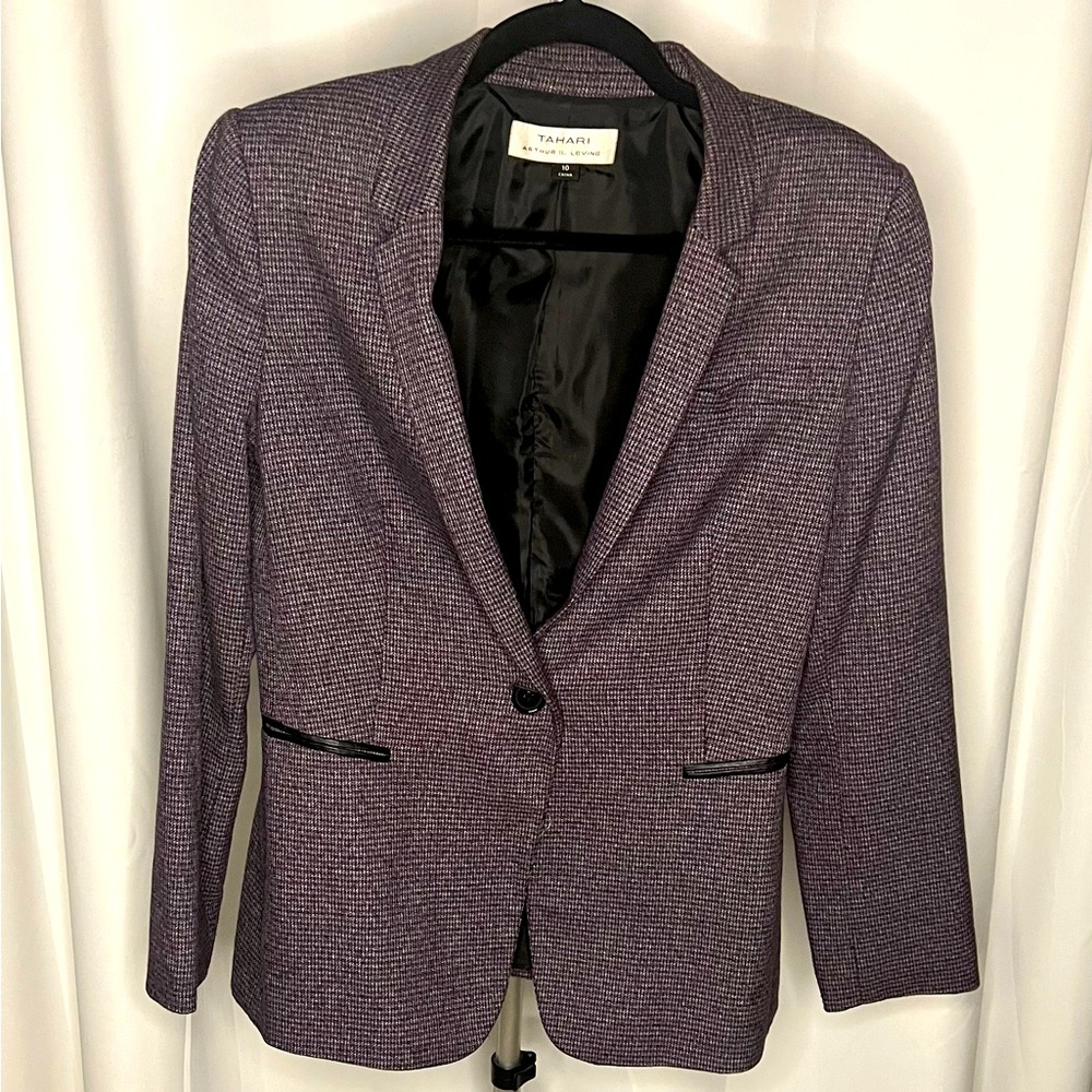Tahari blazer
